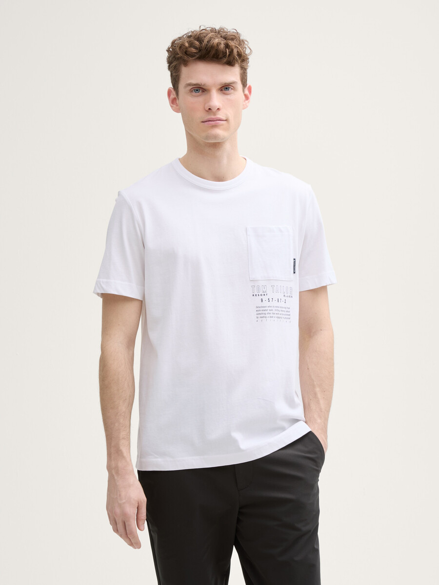 t-shirt mit brusttasche