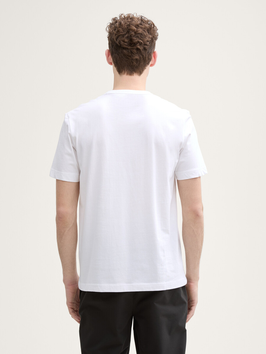 t-shirt mit brusttasche