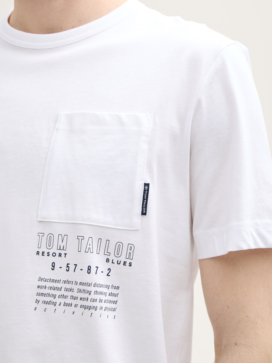 t-shirt mit brusttasche
