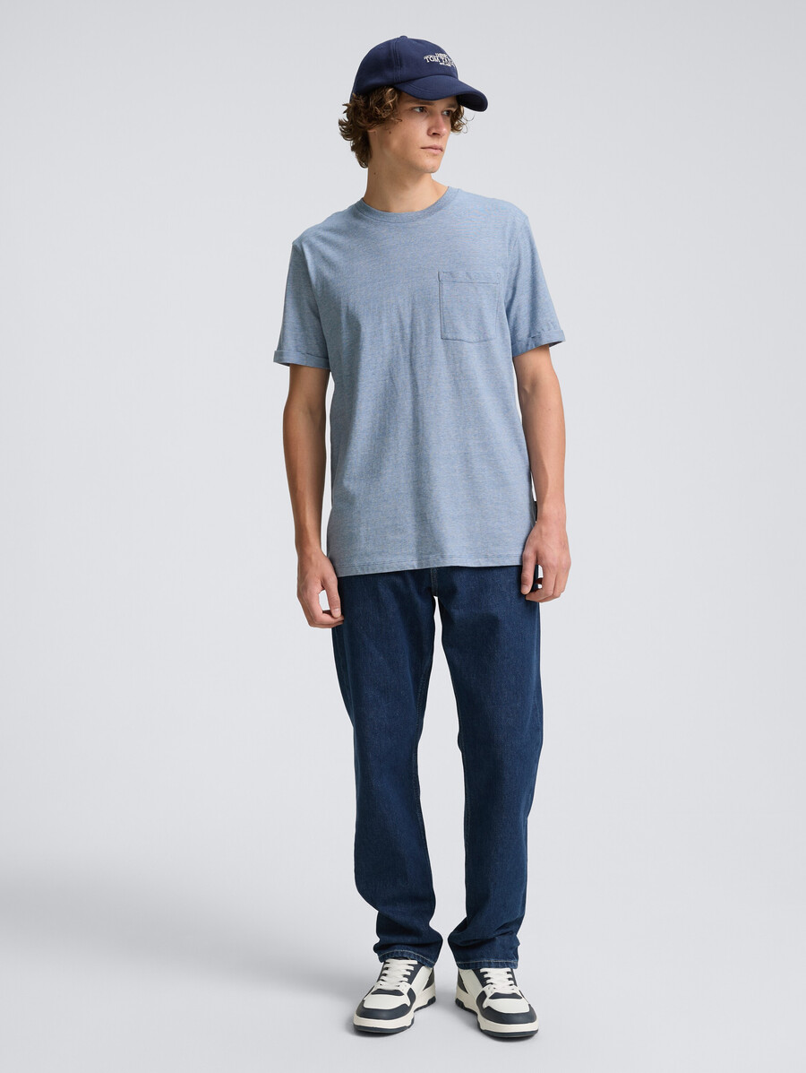 t-shirt mit brusttasche