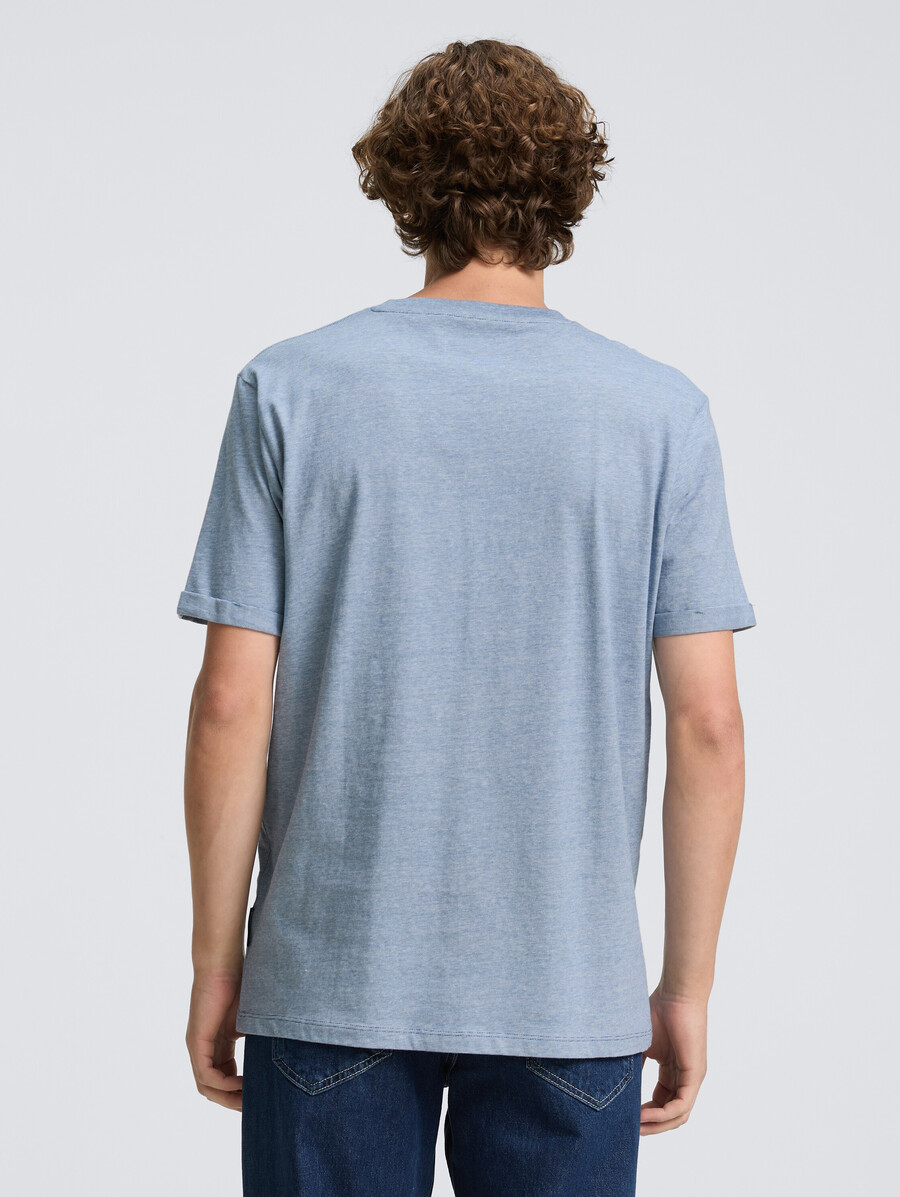 t-shirt mit brusttasche