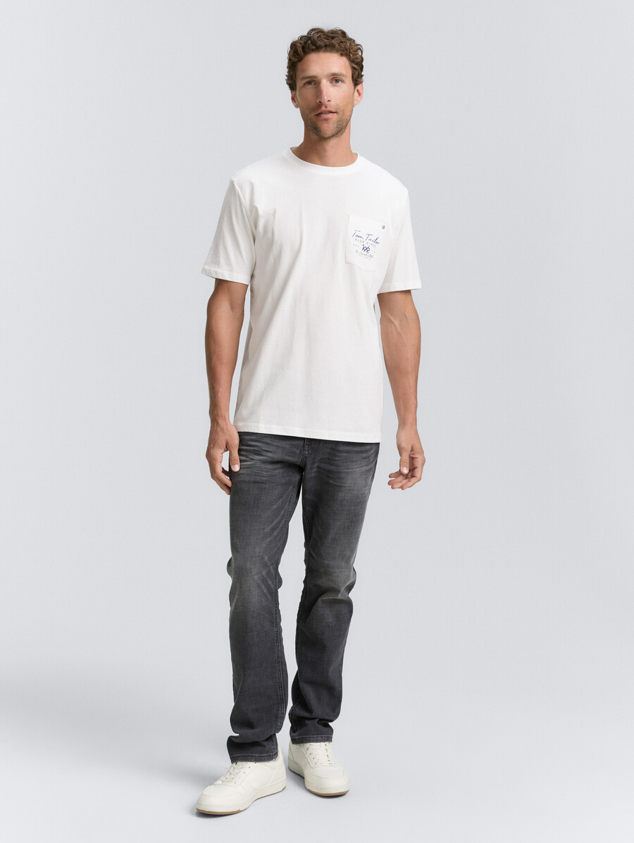 t-shirt mit brusttasche