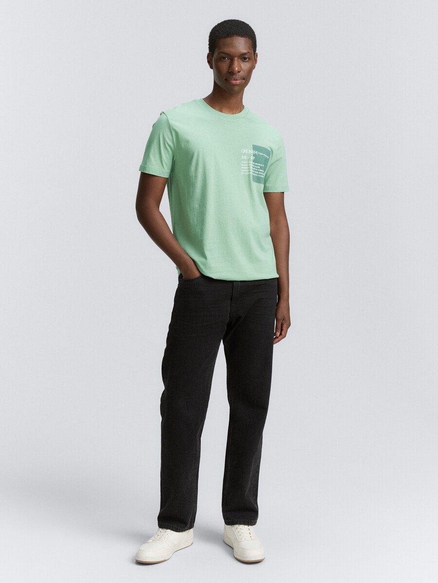 einfaches t-shirt mit logodruck