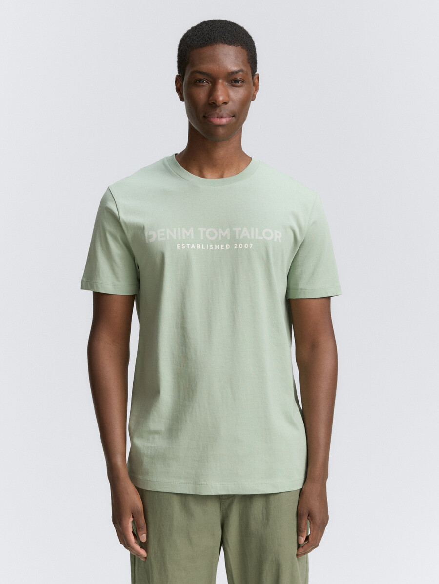 einfaches t-shirt mit logodruck