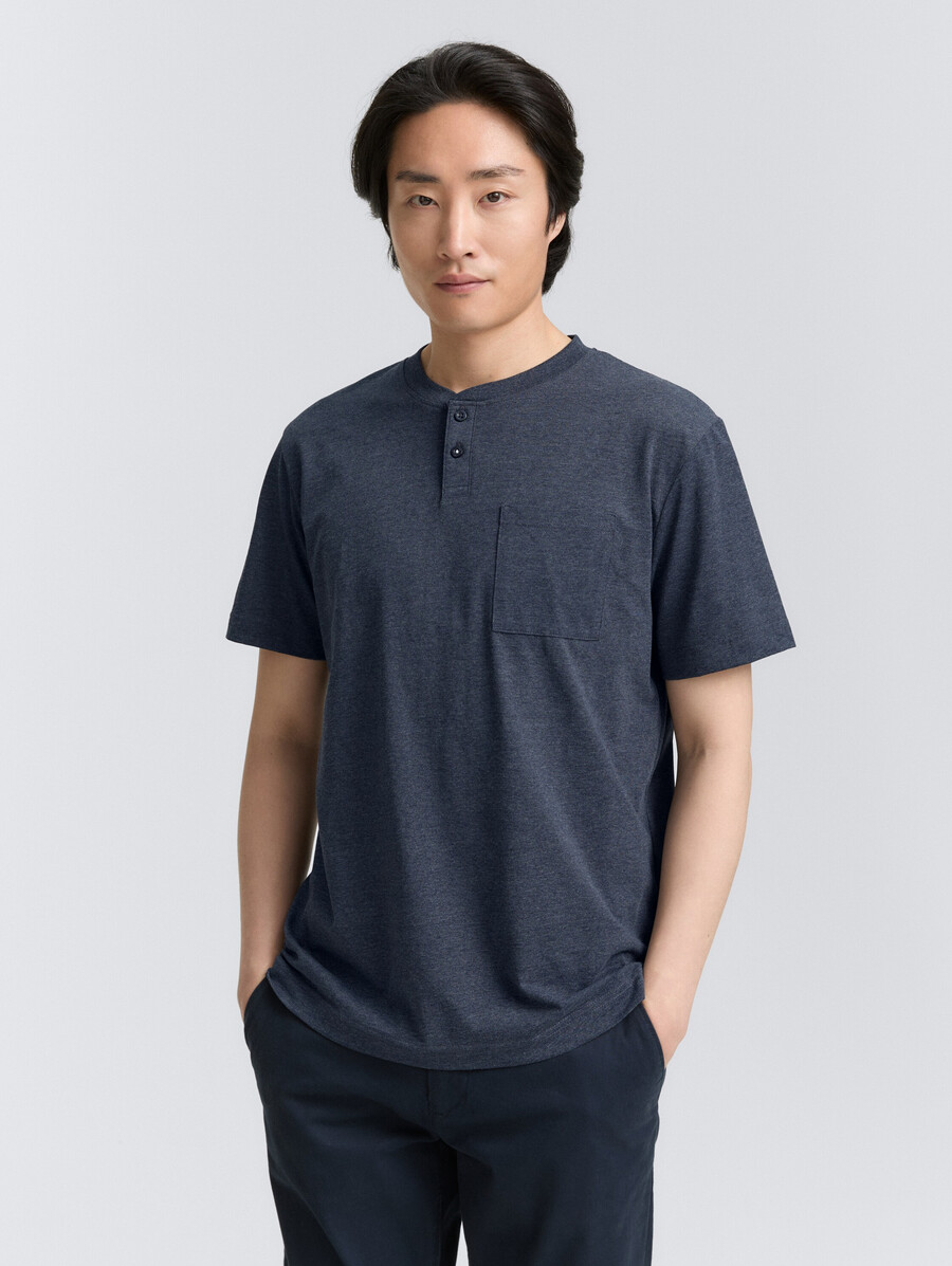 henley-t-shirt mit brusttasche