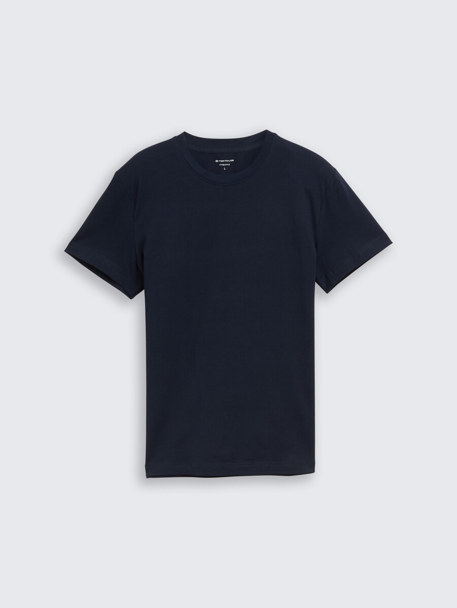 schmal geschnittenes t-shirt mit stretchanteil