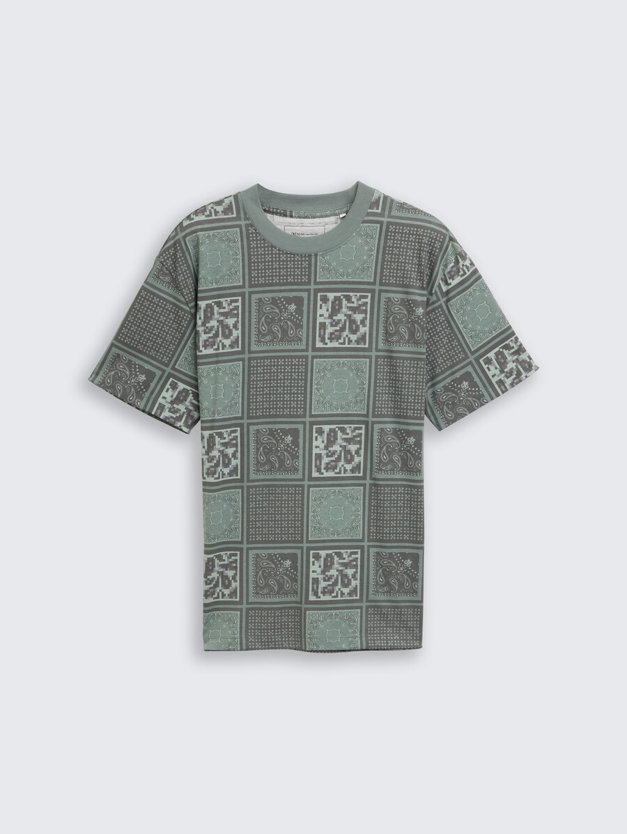 lässiges t-shirt mit muster