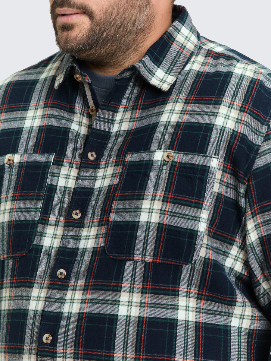 plus size – bequemes flanellhemd mit karomuster