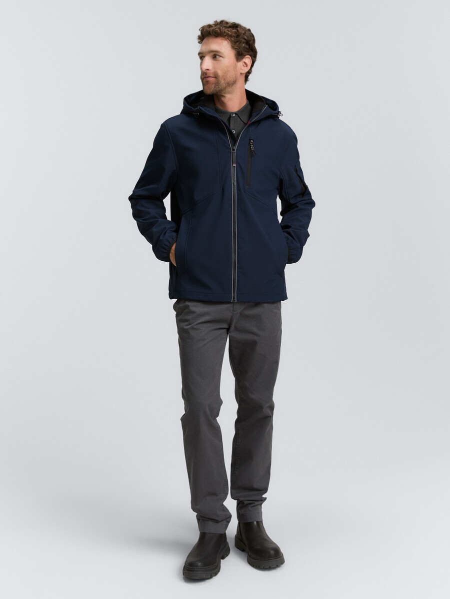 softshelljacke mit kapuze