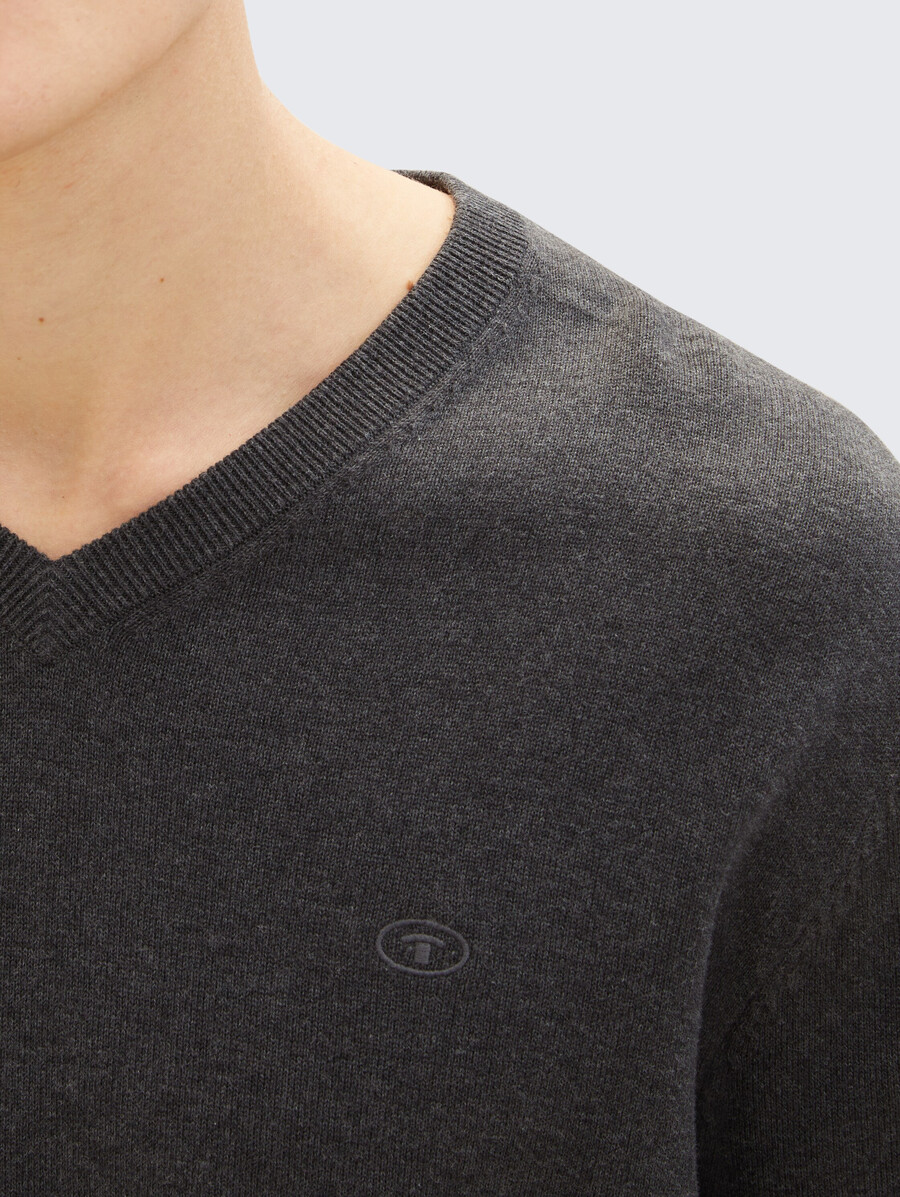 strickpullover mit v-ausschnitt