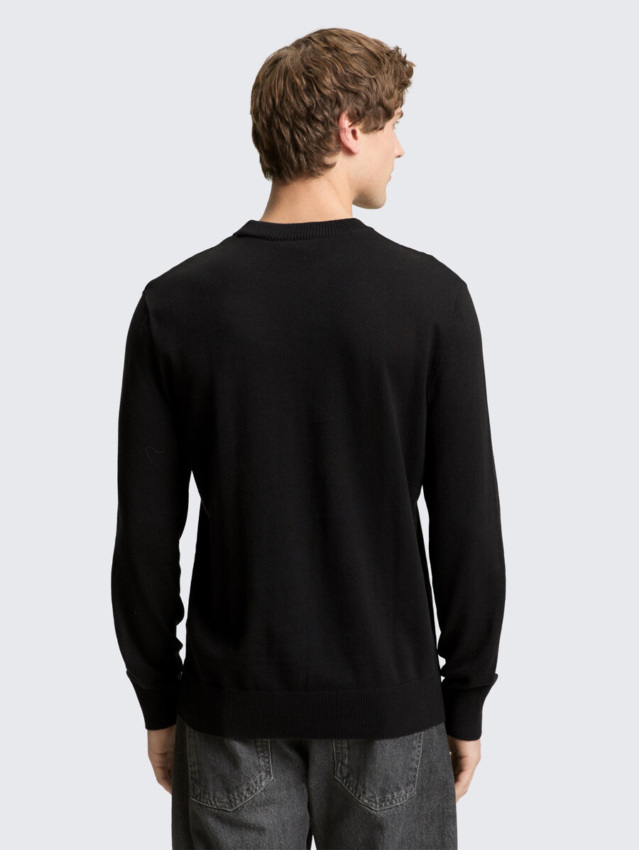 einfacher strickpullover aus baumwolle