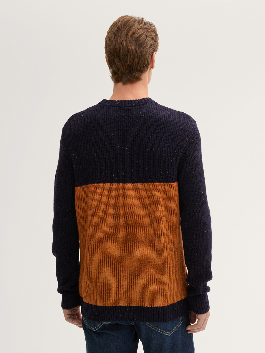 strickpullover mit strukturierter materialmischung