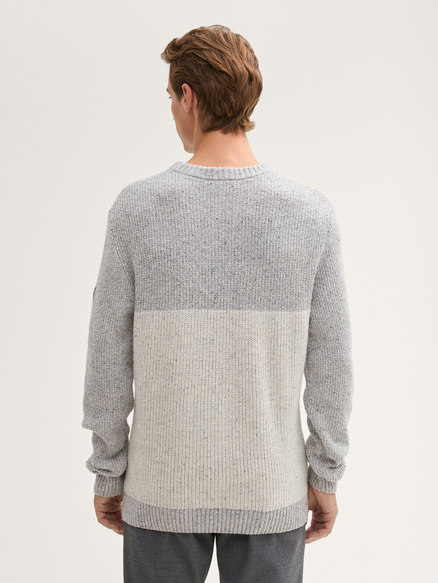 strickpullover mit strukturierter materialmischung