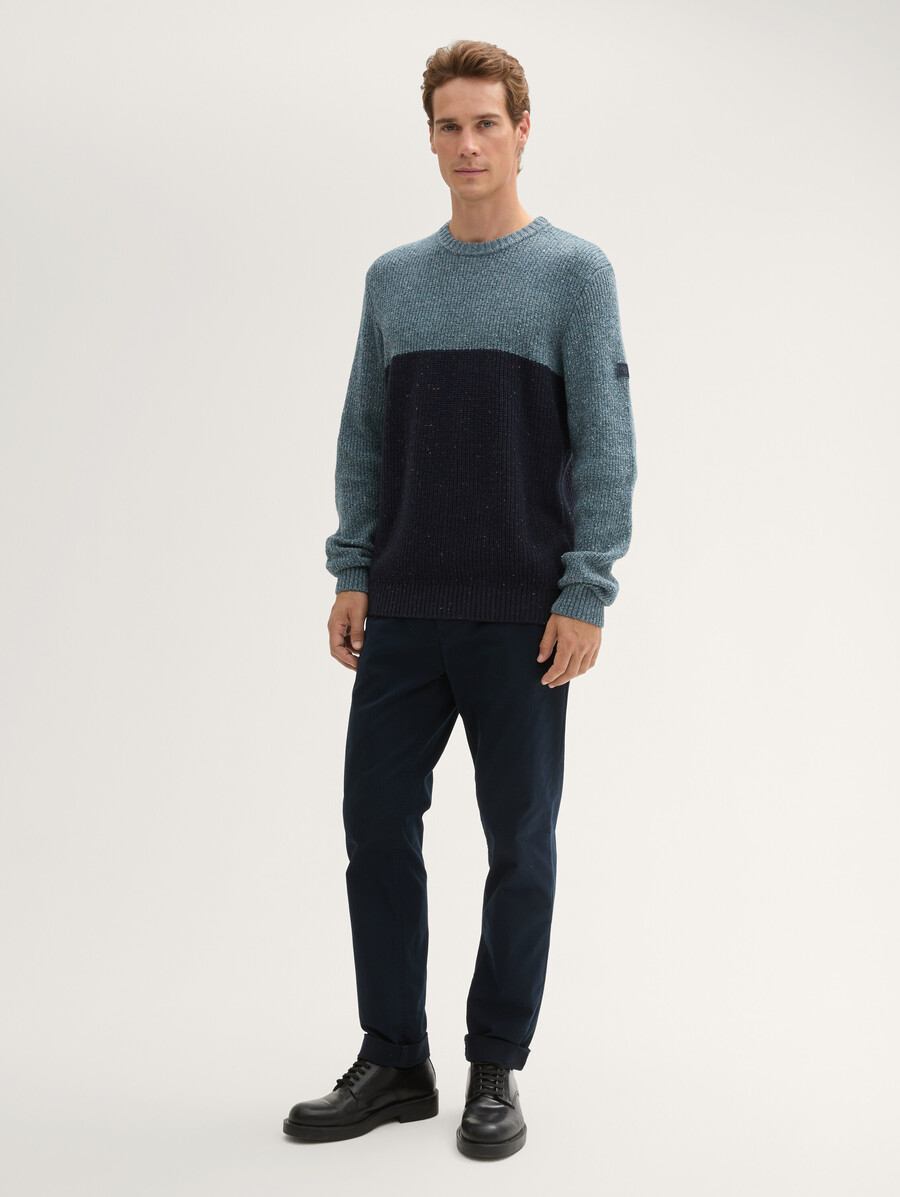 strickpullover mit strukturierter materialmischung