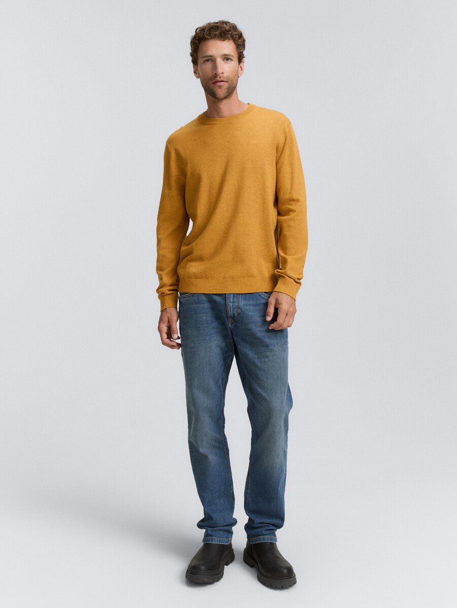 einfacher strickpullover aus baumwolle
