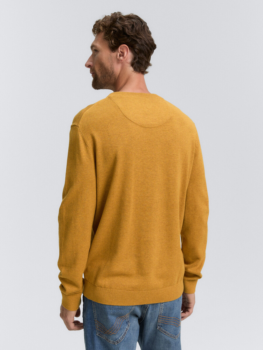 einfacher strickpullover aus baumwolle
