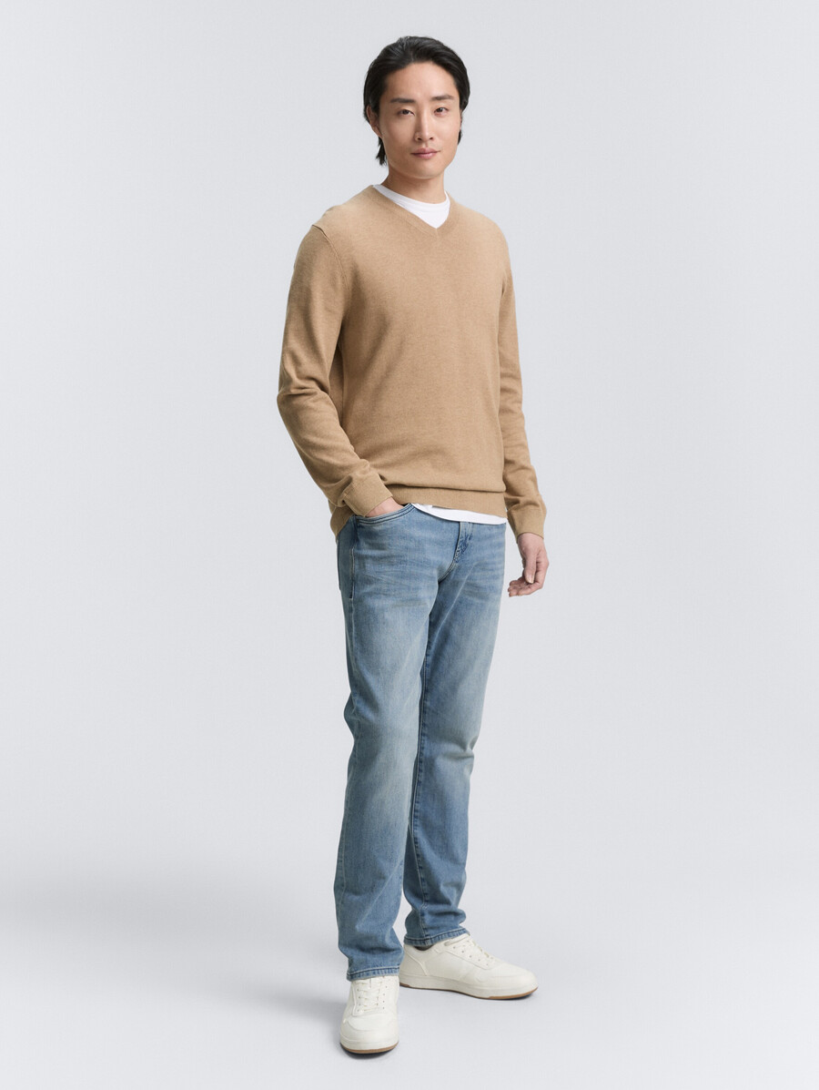 strickpullover mit v-ausschnitt