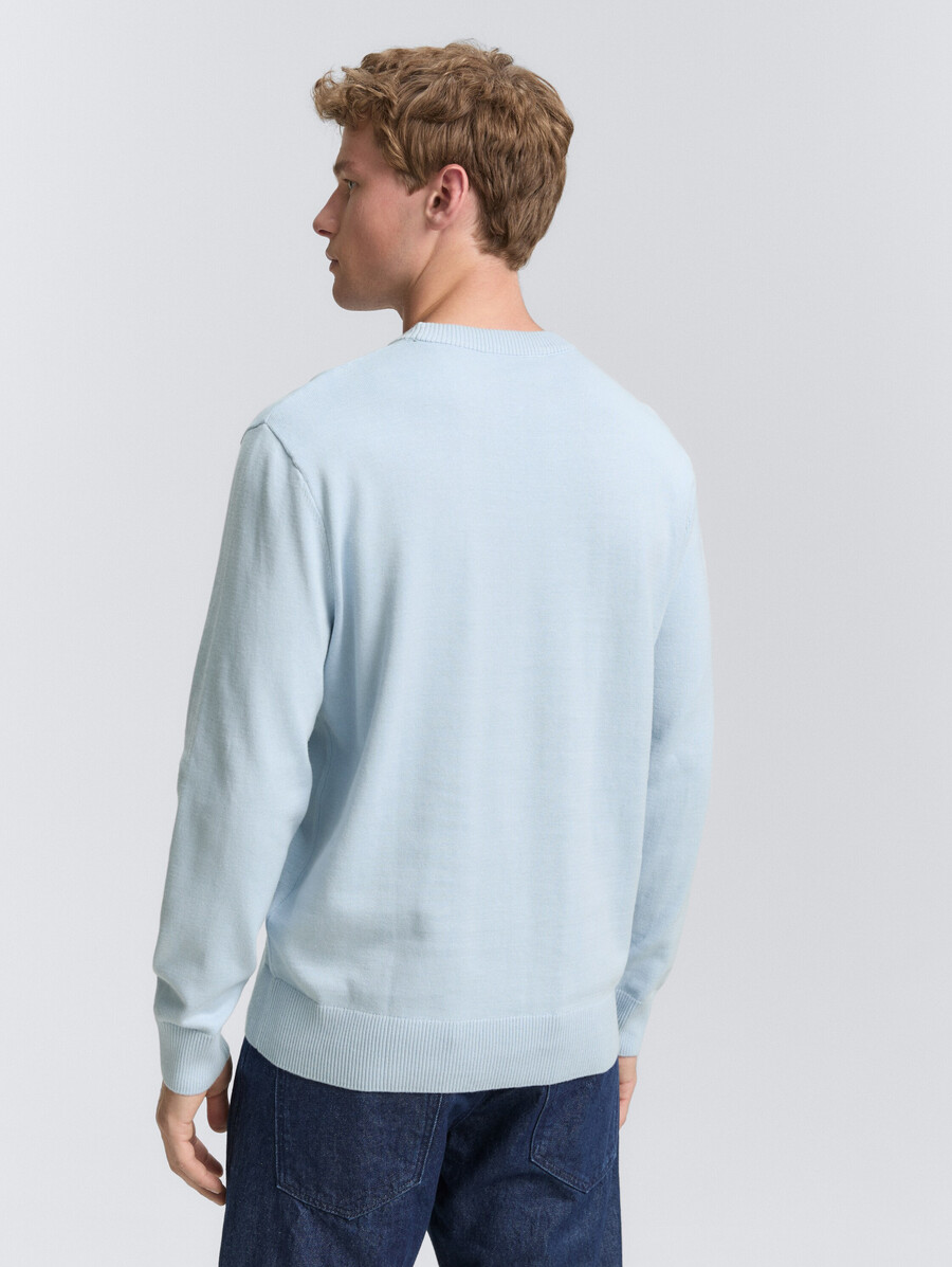 einfacher strickpullover aus baumwolle