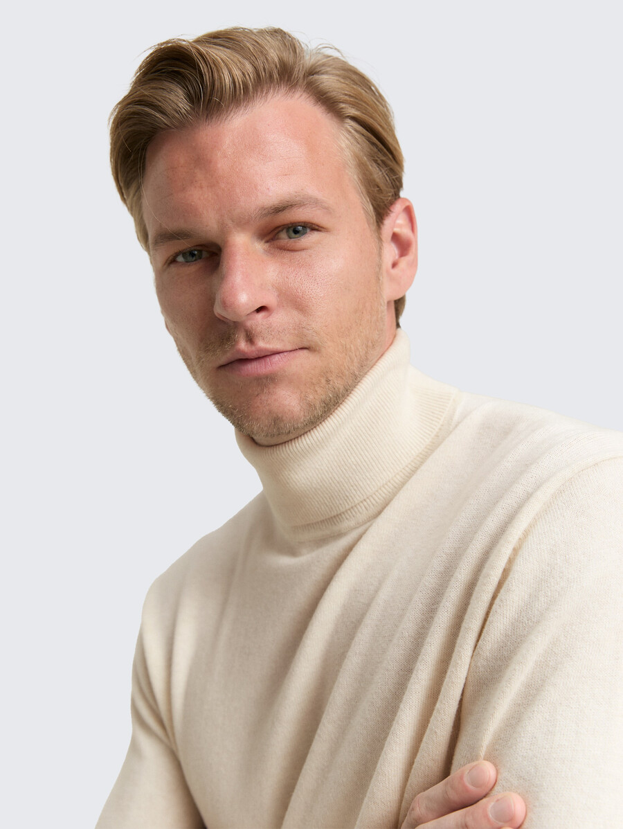 rollkragenpullover aus kaschmirmischung
