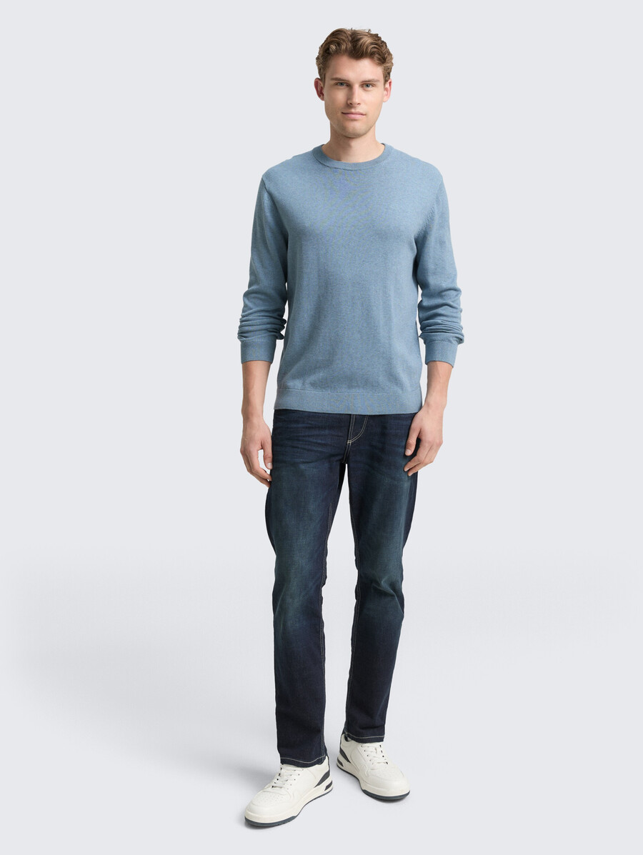 einfacher strickpullover aus baumwolle