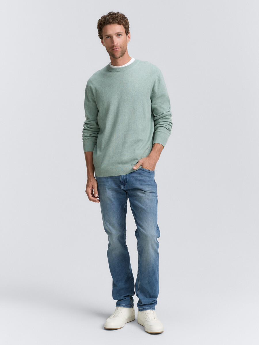 einfacher strickpullover aus baumwolle