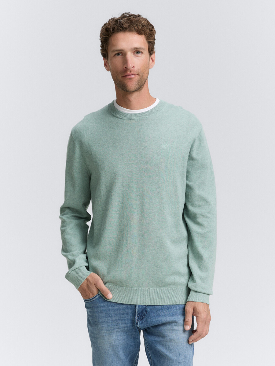 einfacher strickpullover aus baumwolle