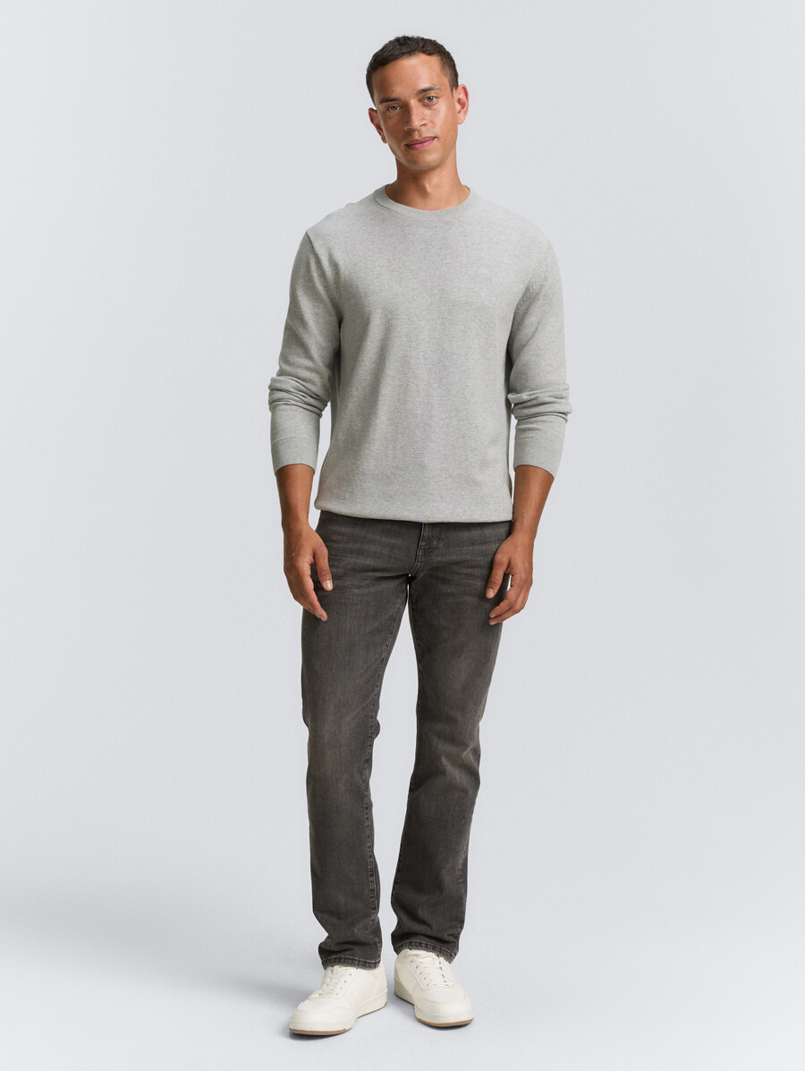 einfacher strickpullover aus baumwolle