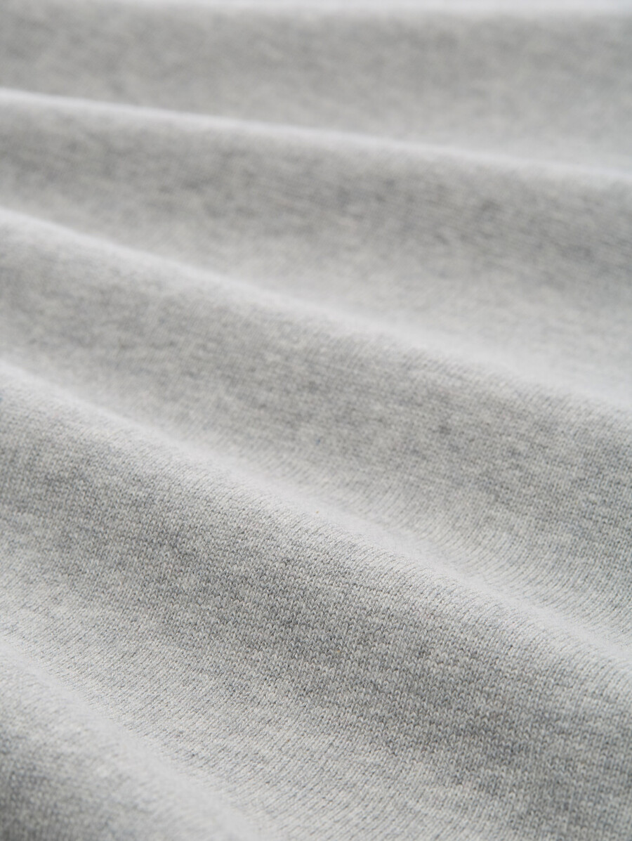 einfacher strickpullover aus baumwolle