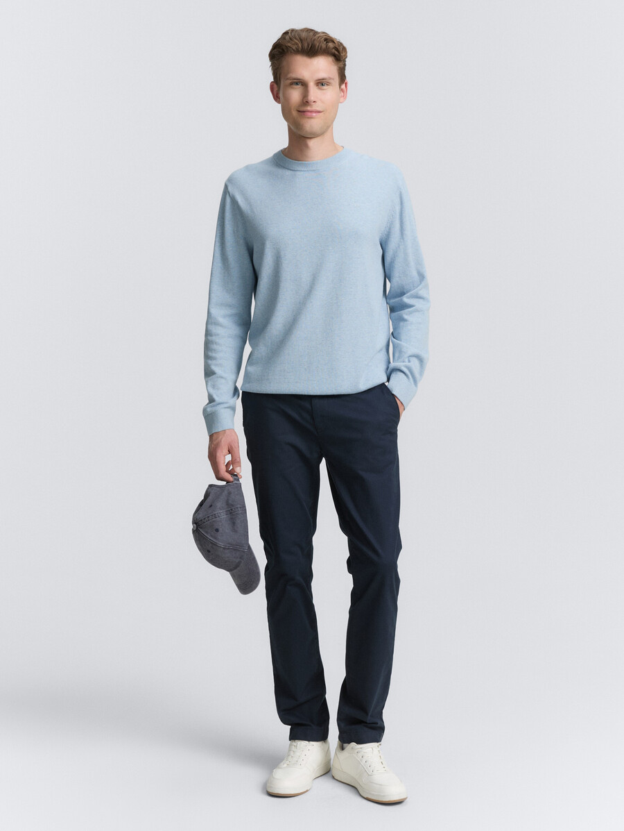 einfacher strickpullover aus baumwolle