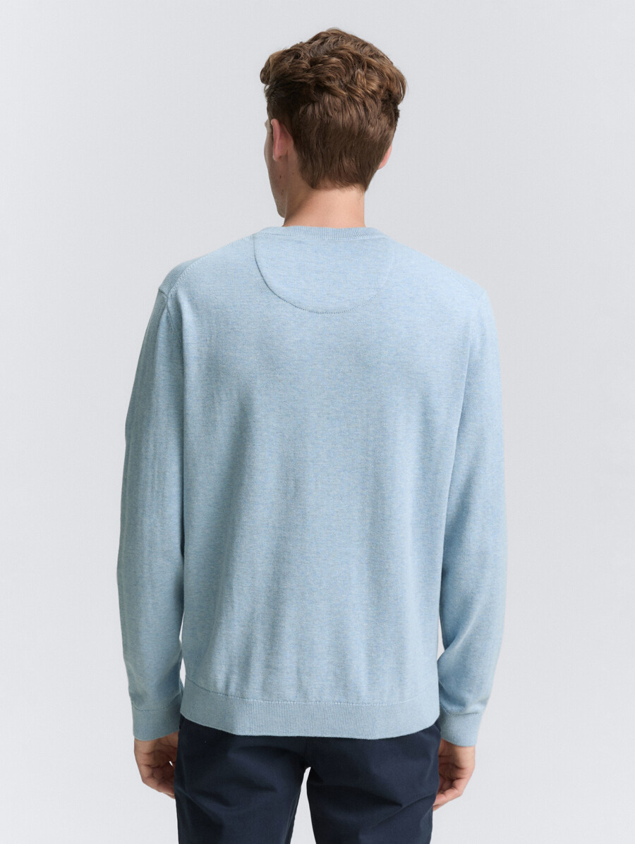 einfacher strickpullover aus baumwolle