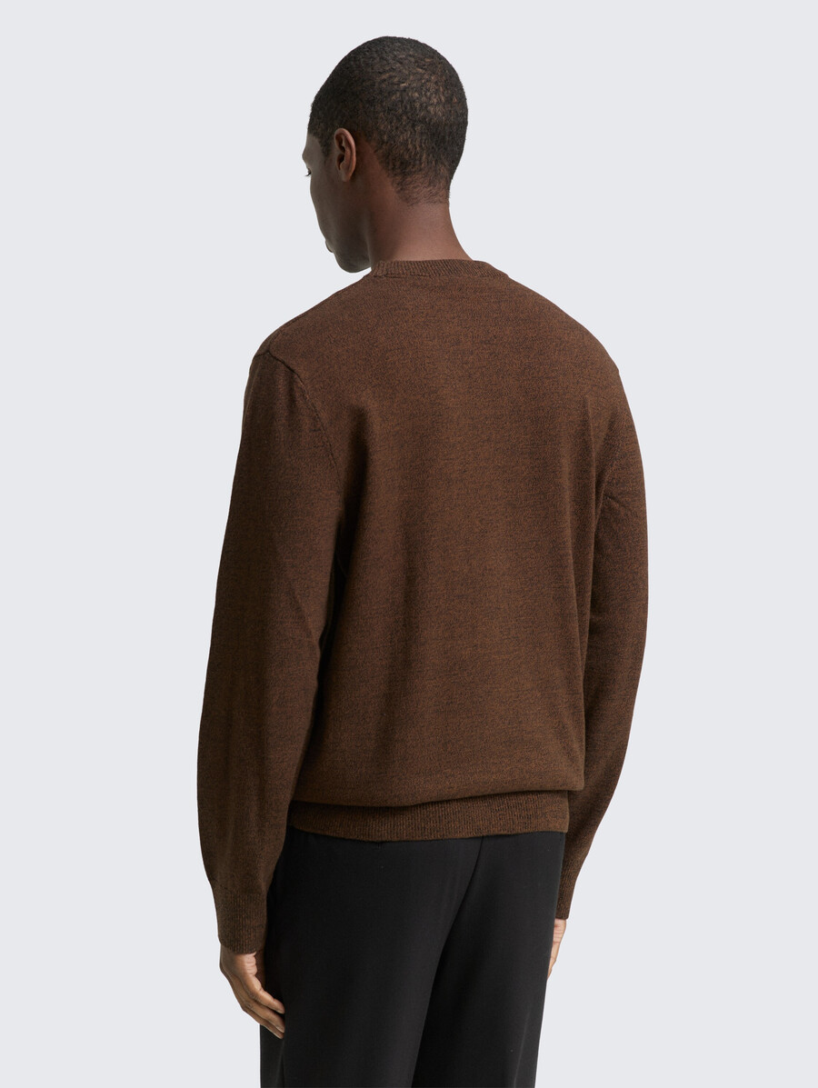 einfacher strickpullover aus baumwolle