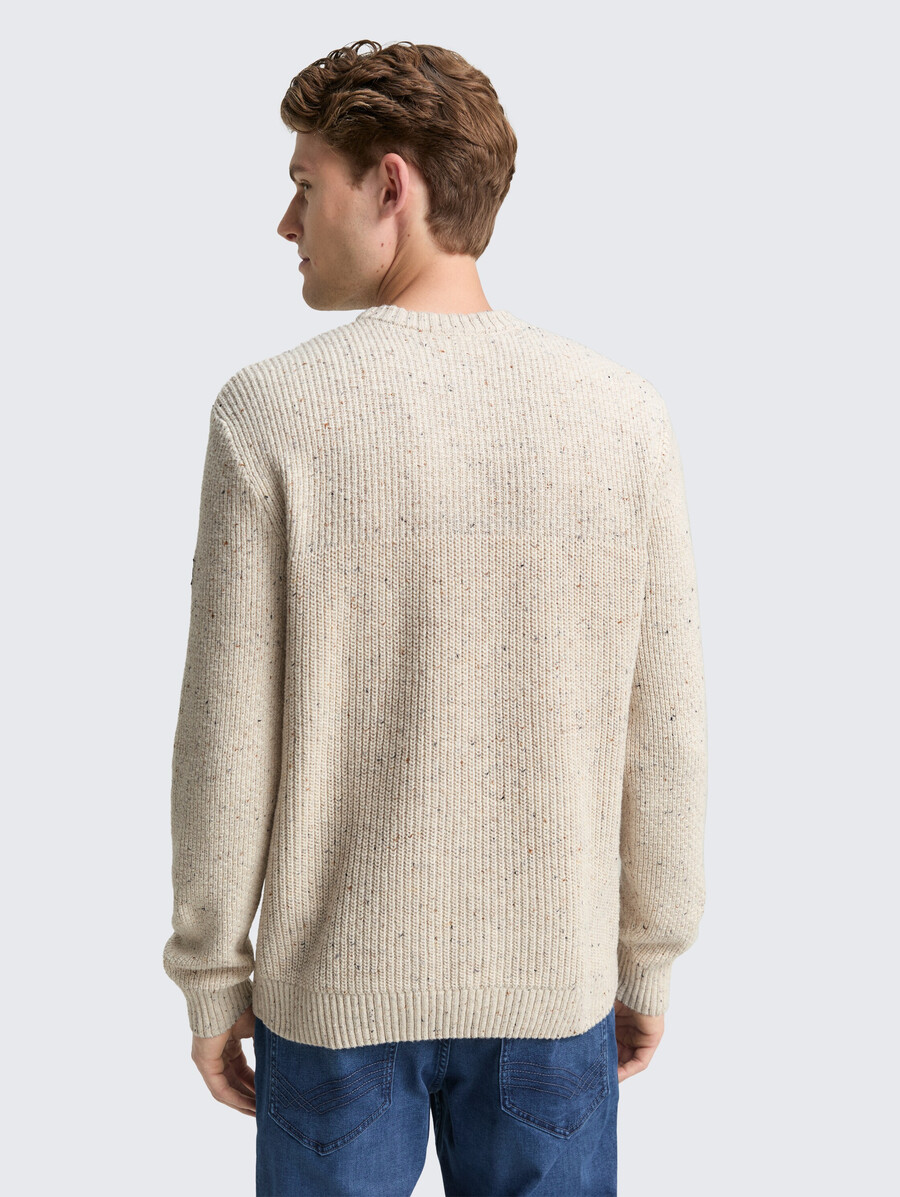 strickpullover mit verschiedenen texturen