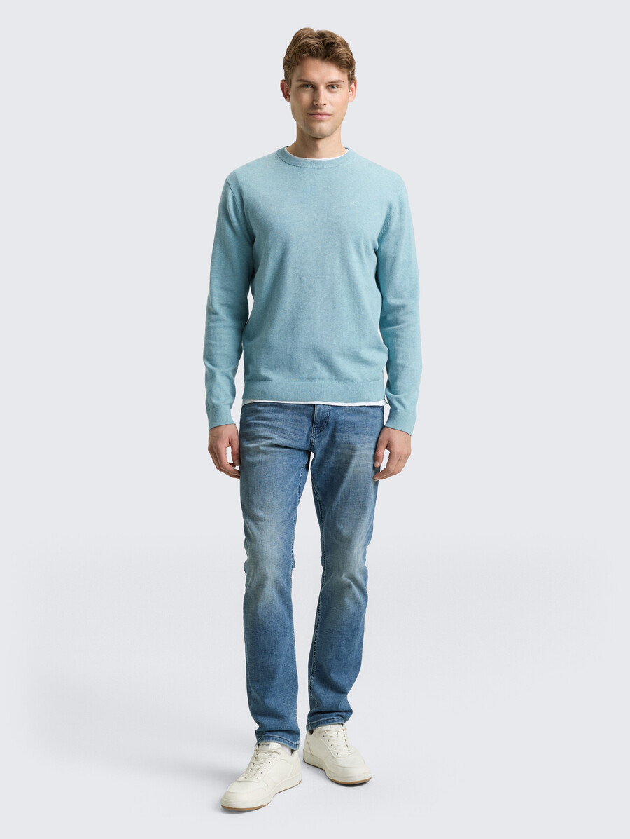 einfacher strickpullover aus baumwolle