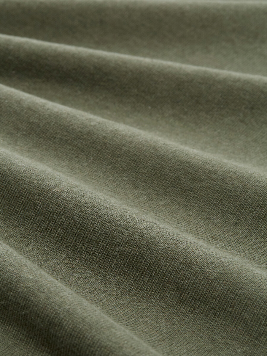 einfacher strickpullover aus baumwolle