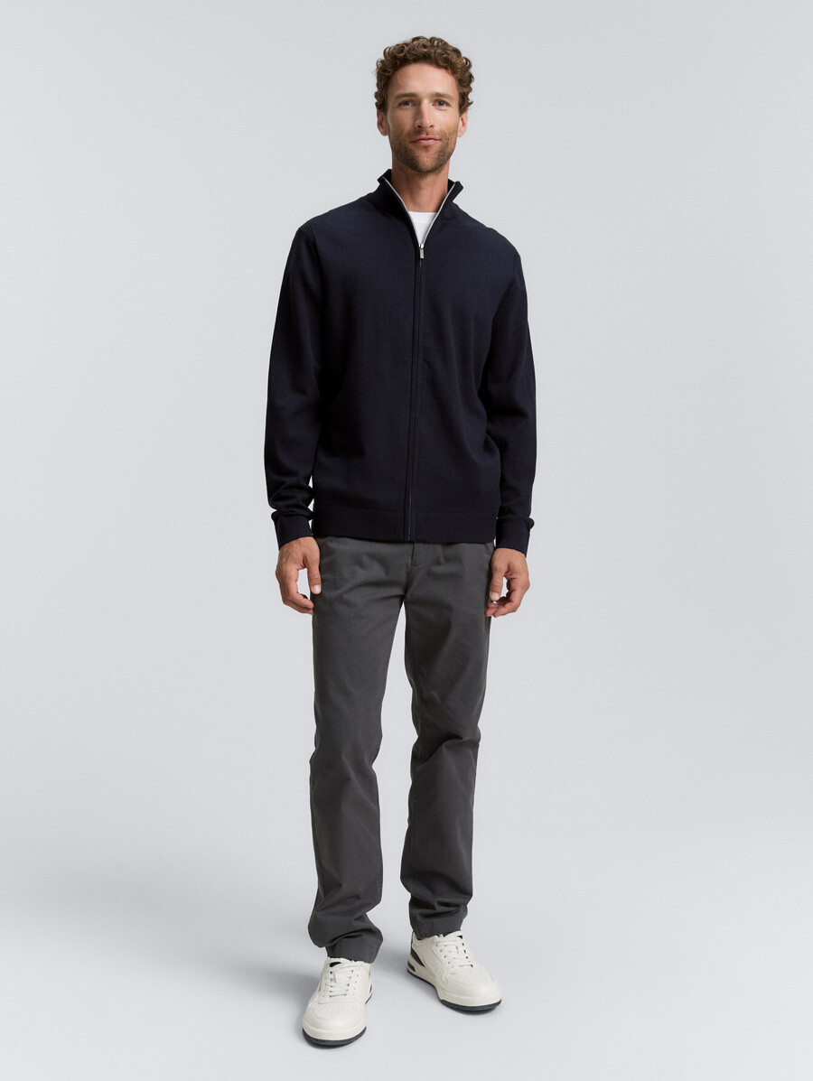 strickjacke mit stehkragen