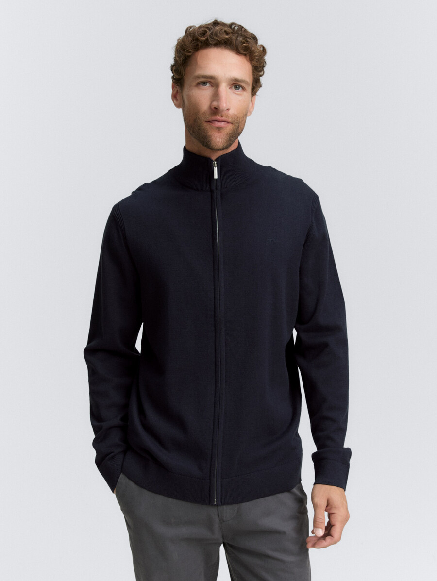 strickjacke mit stehkragen