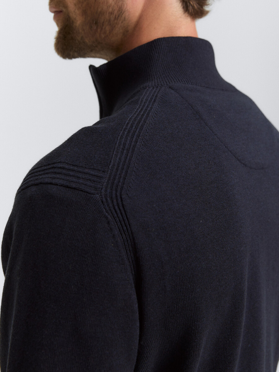 strickjacke mit stehkragen