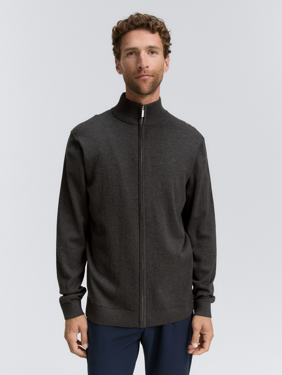 strickjacke mit stehkragen
