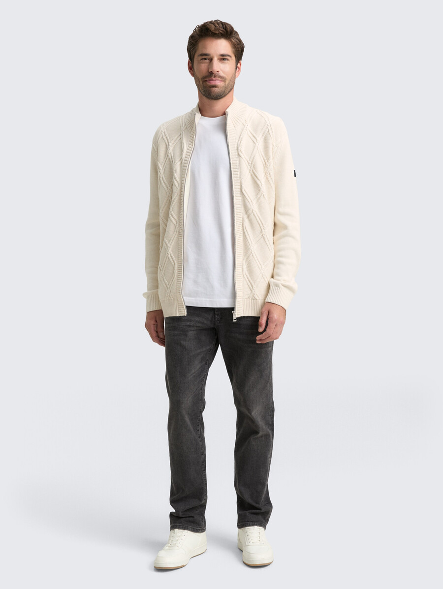 strickjacke mit zopfmuster