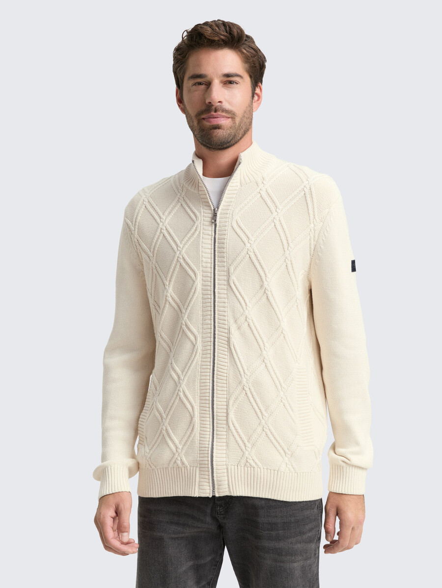 strickjacke mit zopfmuster