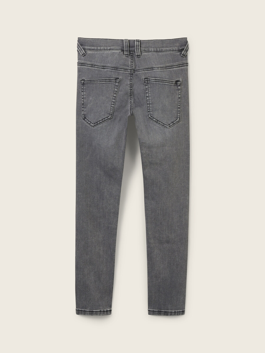 ryan jeans aus recycelter baumwolle