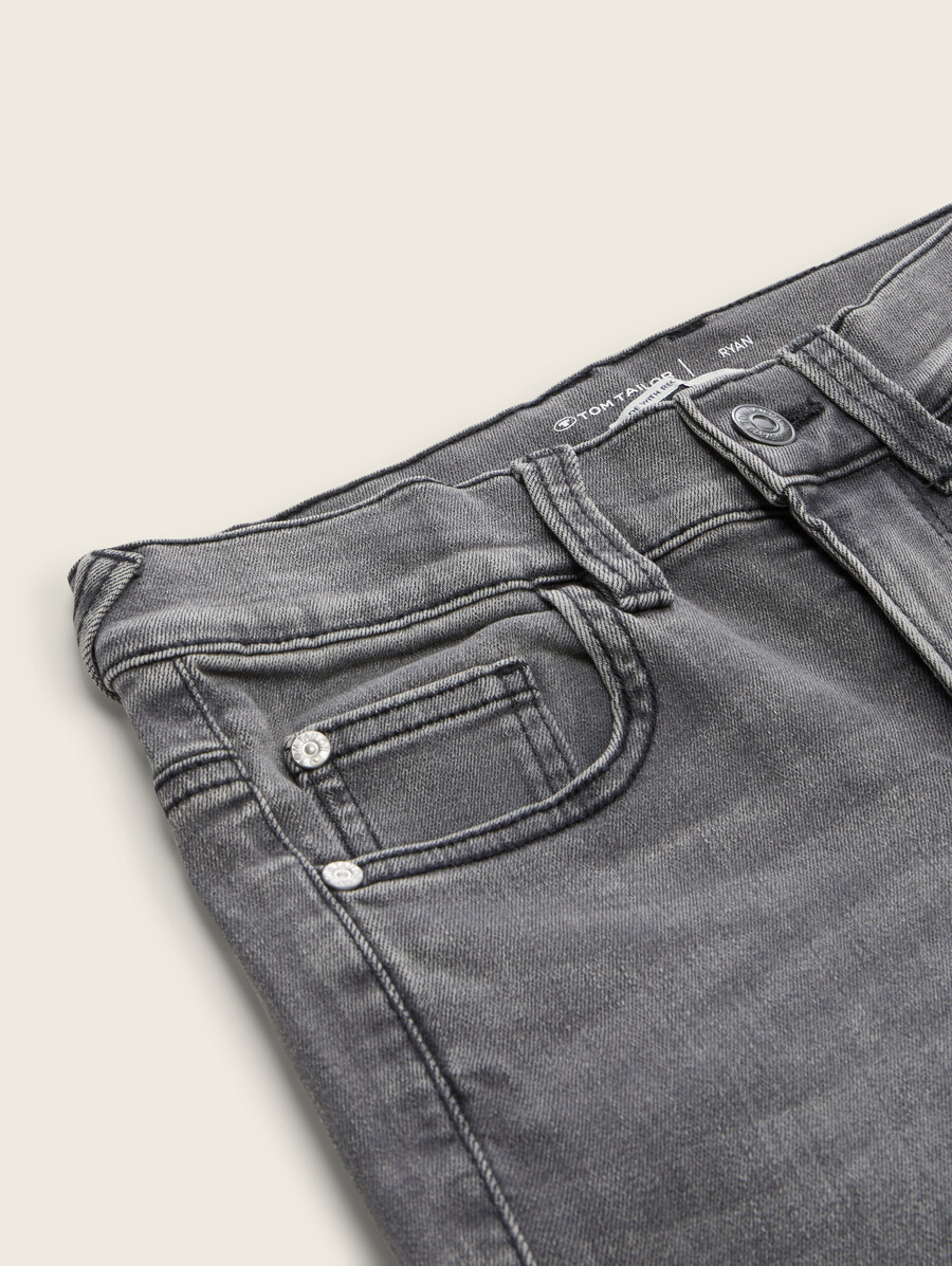 ryan jeans aus recycelter baumwolle
