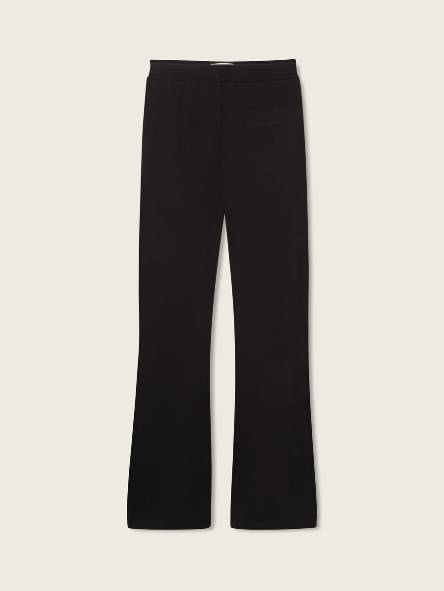 eng anliegende ausgestellte leggings mit stretchanteil