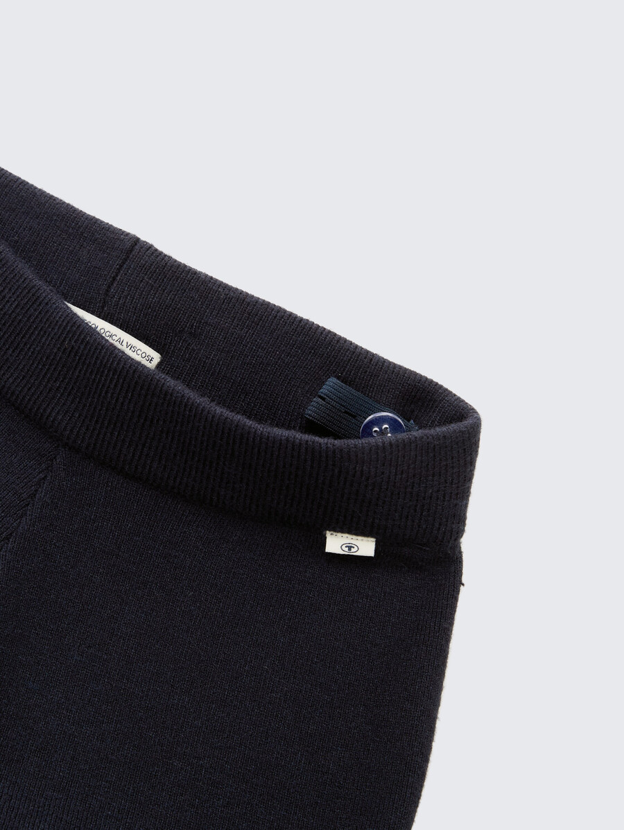 gemütliche strickhose mit weitem bein